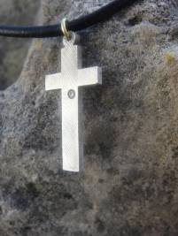 Damast-Kreuz mit Brillant und Band &euro;190,00